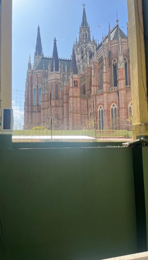 Departamento Temporal Catedral Con Cochera A 100 Metros Para Autos Chicos - Medianos La Plata Esterno foto